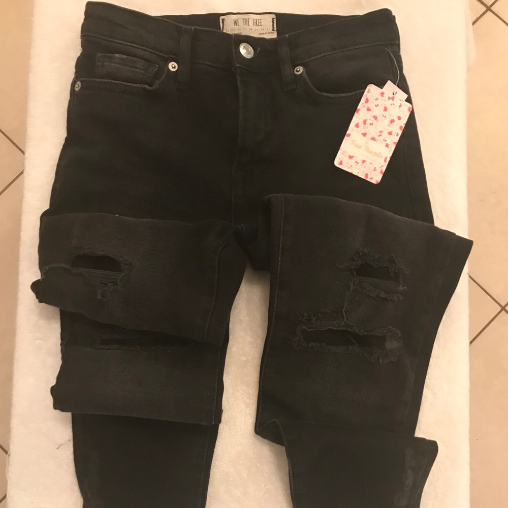 “WE THE FREE”, Women’s Frayed Skinny Jeans